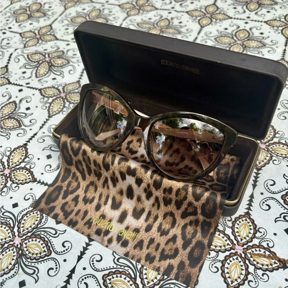 Roberto Cavalli Cat Eye Sunglasses